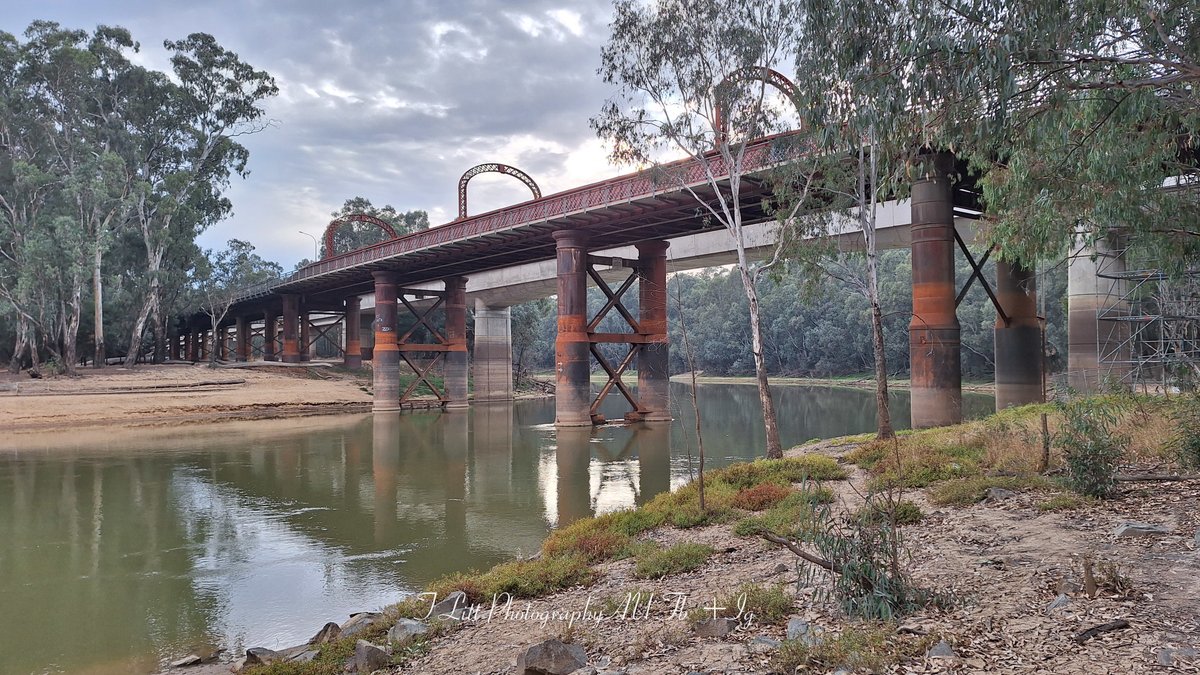 This morning's ride around the river tracks.
#Echuca #MurrayRiver #CampaspeRiver