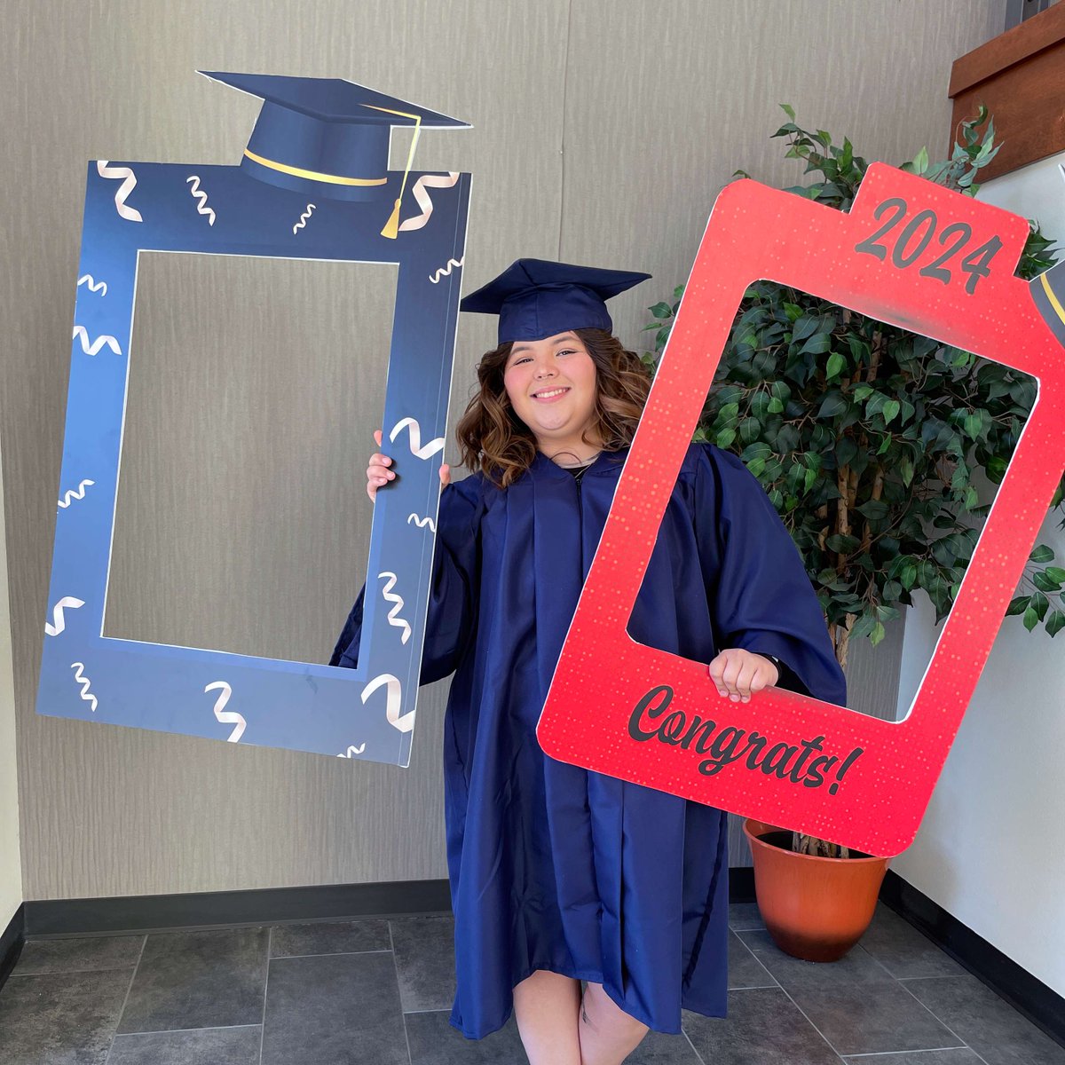 🎓📸 Celebrate graduation day with our photo boards at Nisqually Post & Print! 🌟✨ Strike a pose and cherish the moment! 🎉📷 #GradPhotos #NisquallyPostAndPrint
