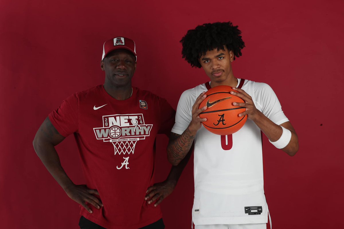 Some photos from 4-star point guard Labaron Philon's Alabama visit today 📸: Philon's Facebook page