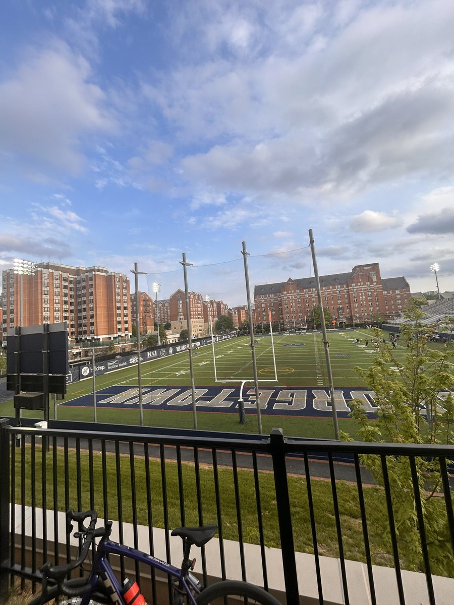 Really enjoyed @HoyasFB spring game! Thank you for having me! @Coach_SnyderGT @coachkrd @coachsgarlata @CoachMartinESA