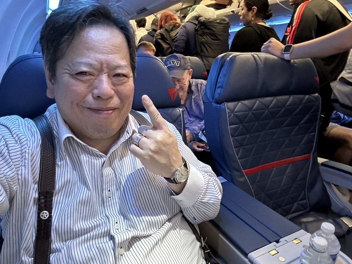 Life isn’t too bad when you fly First Class. On my way back to Home in Texas. テキサスの家に戻ります。
ファーストクラス…我が人生、悪くない。#アメリカ生活