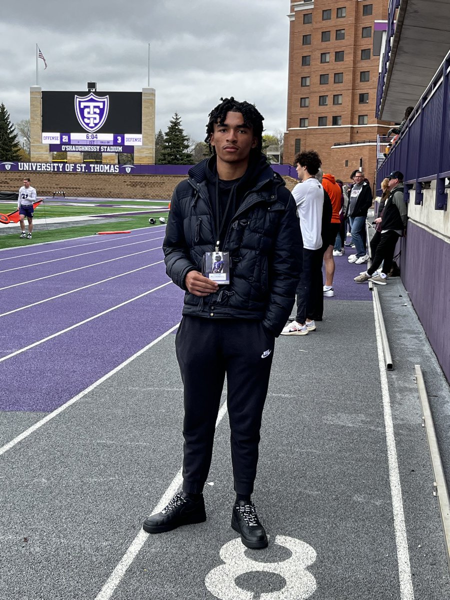 Thank you again @UST_Football @_CoachWarner for the invite! Very eye opening and great experience learned a lot! @EDGYTIM @AllenTrieu @PrepRedzoneIL @HFVikingFTBL @CoachTrot