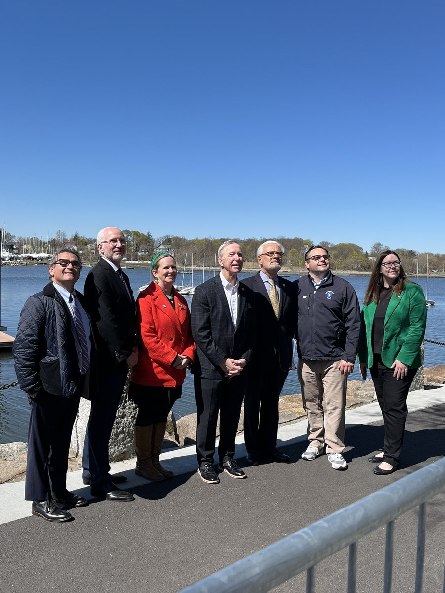 1/2 Great to join @UMassBoston Chancellor Marcelo Suárez-Orozco, MA Department of Energy Commissioner Elizabeth Mahony, @NickCollinsMA, @ErinforBoston and former City Councilor Frank Baker to celebrate the $1M of federal funding secured for UMB…