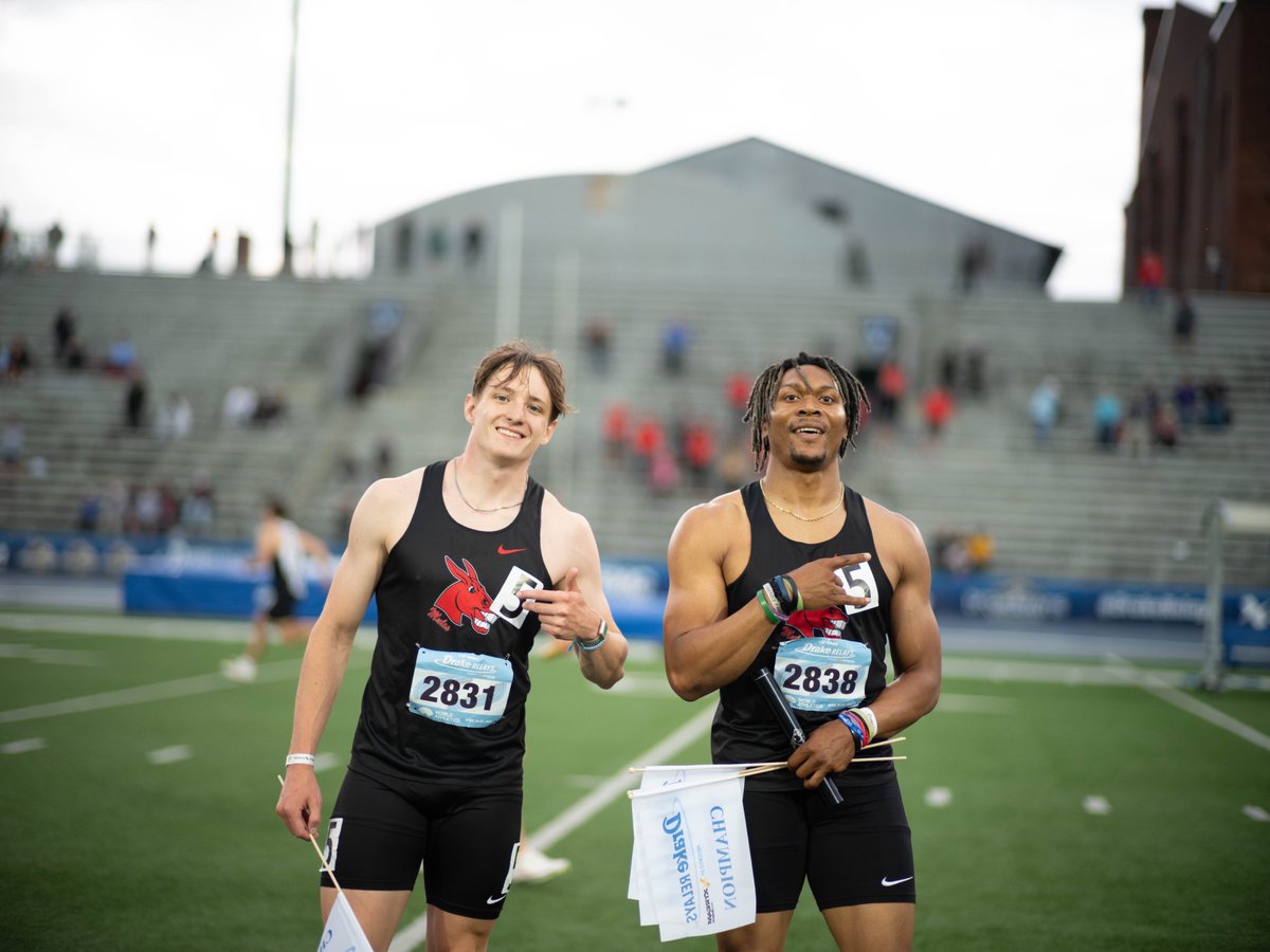 Closing out the Relays 💪 @UCMTF runs a 39.76 4x100 which is the fastest time in Div. II this season. #BlueOvalAttitude