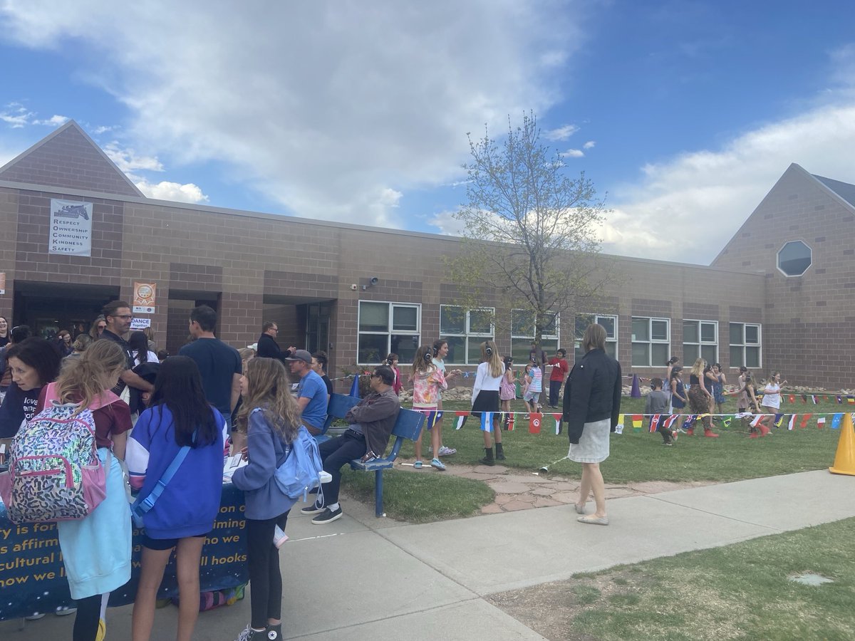 Mitchell Elementary Golden,CO tweet media