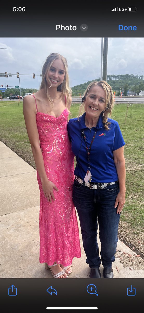 ChilisC47691's tweet photo. Our host Maddy with the most “My Chilis Rewards “ decided to be pretty in pink on prom night and eat at Chilis!! She Rocks! #CGC #Tquah #Youmatter #everyguestcount @leon_copeland @CandaceWatkins9 @neufeldjosh1 @taryn_mahaffey @train3rgirl https://t.co/VrdNTs7K7I