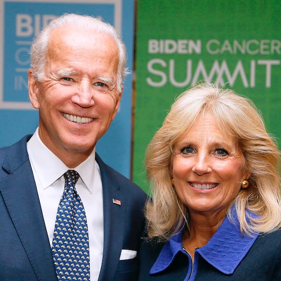 President Biden with his wife Dr. Jill Biden, just arrived at the White House Correspondents Dinner. #BidensBlueBrigade I Love Presidents with a sense of humor and a classy educated wife! Drop a 🩵 & Repost ♻️if you do too! 🩵💙🩵