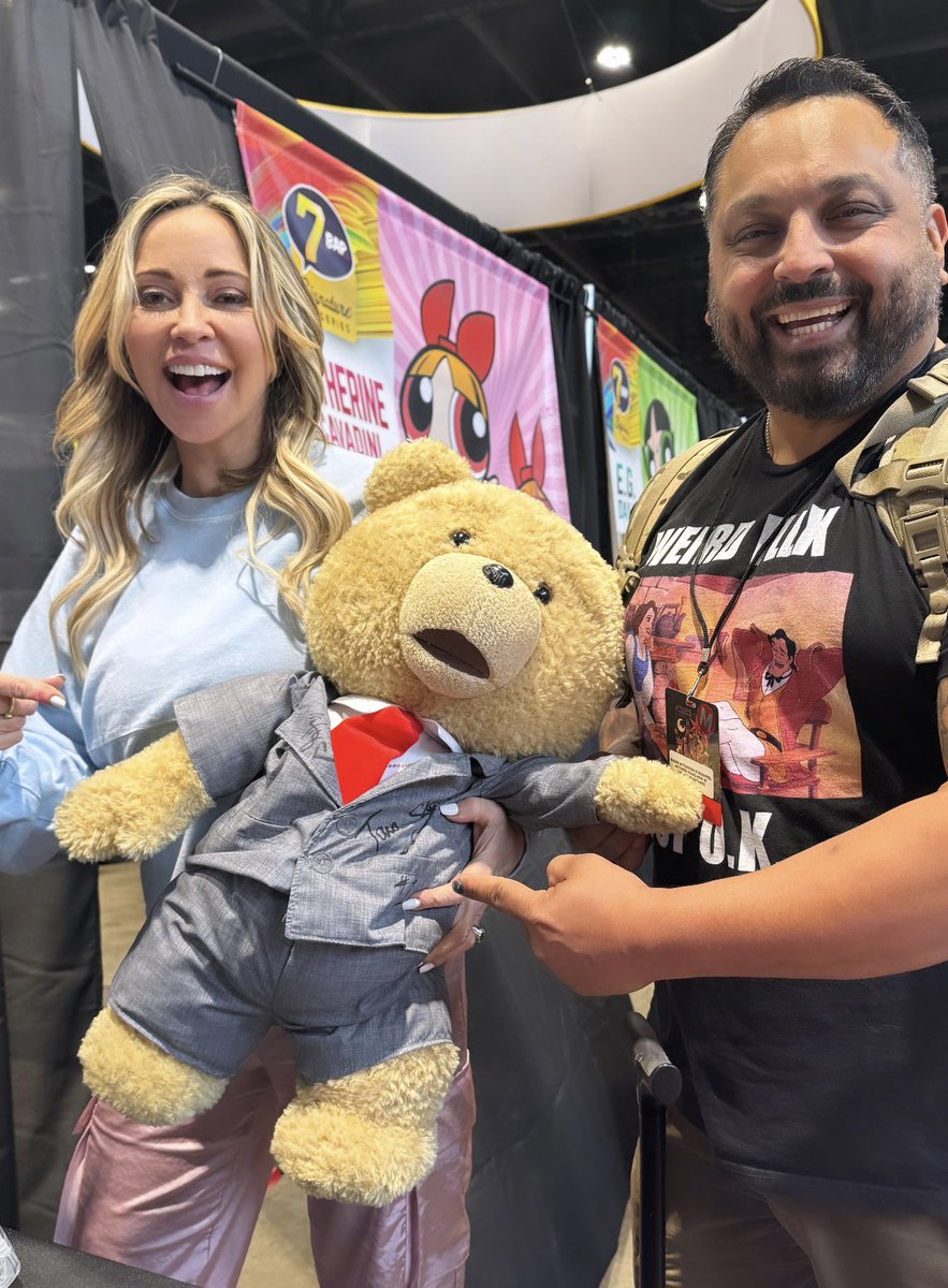 First bear signing @WhatTedSaid #ILoveYou @c2e2 🧸🩵