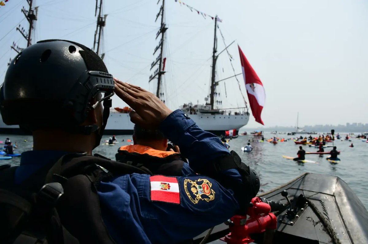 naval_peru tweet picture