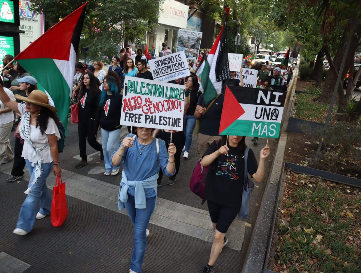 Marcha por Palestina llegando a la fuente de la Diana Cazadora ¡Dónde están No se ven Las sanciones a Israel!