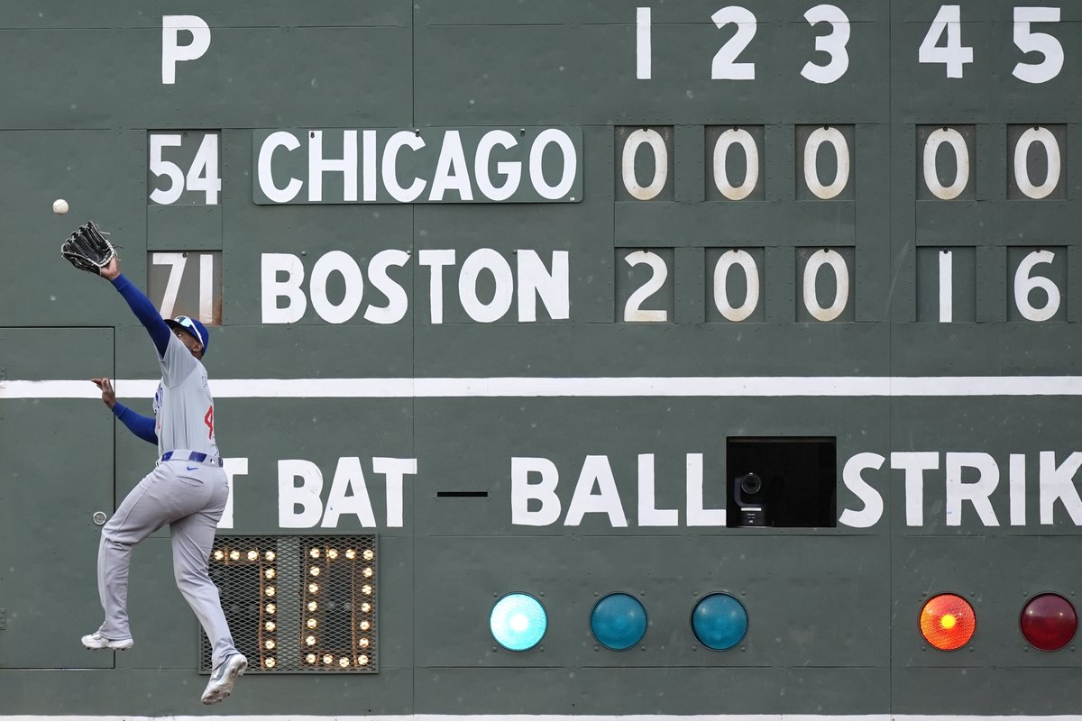 The Boston Red Sox routed the Chicago Cubs 17-0 on Saturday. Read the full story: tinyurl.com/3e4hcy2v