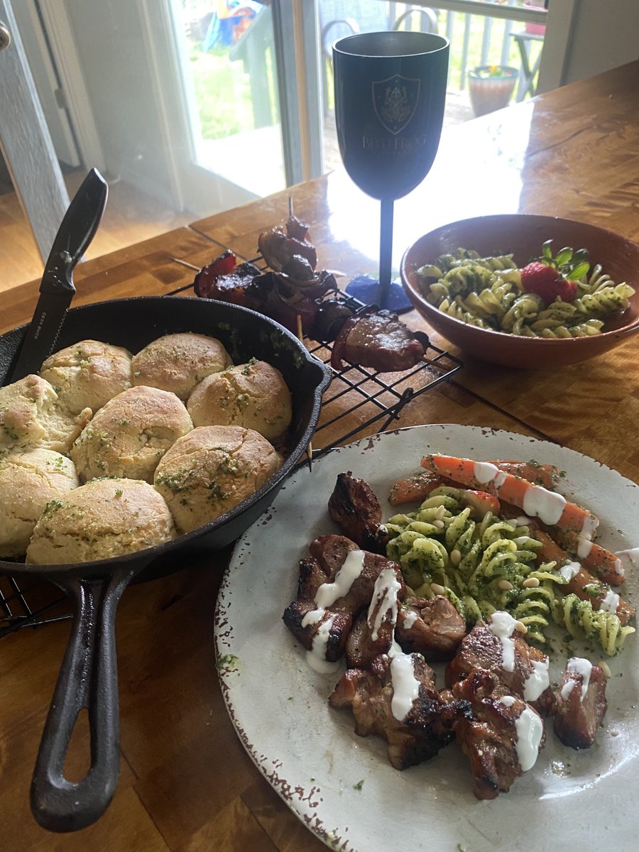 Simple Saturday! Smoked bourbon & molasses soaked burnt ends, homemade rosemary biscuits, fresh pesto from my basil in the garden & honey glazed carrots, a bit of fresh crema & pine nuts sprinkled on top! Whats on your menu? #Twittersupperclub