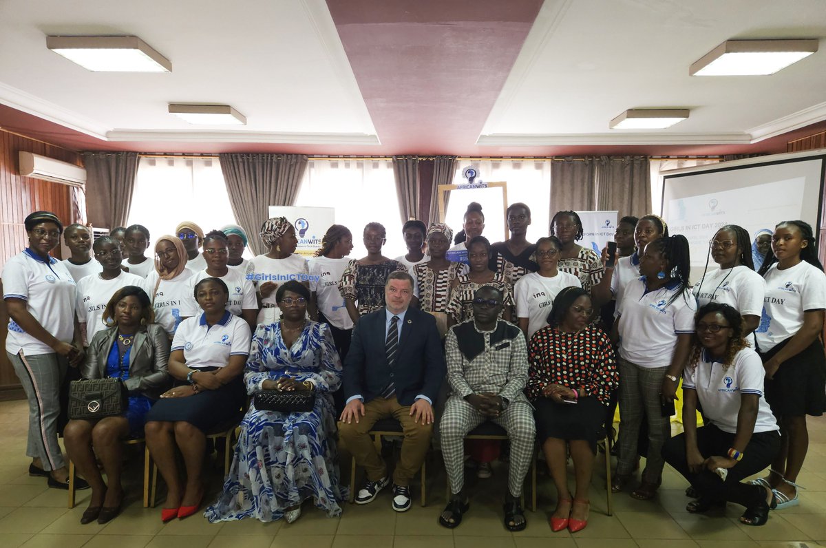 #UNDP🇨🇲 DRR @mharthansen gave the keynote speech at the Girls in ICT Day celebration organized by @AfricanWITS. He spoke about leadership and UNDP🇨🇲 commitment to supporting Gender equality in STEM and promoting digital💻 innovation. @PNUDCameroun @DeAissata