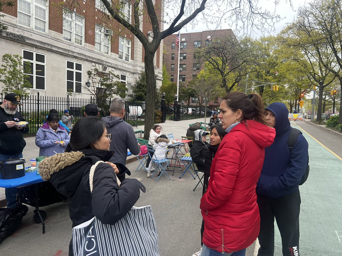 A little chilly but our monthly potluck was quite enjoyable with a wide range of food. Thank you to everyone who participated! We already can’t wait for the next one! #OpenStreets #34AveOpenStreets #citiesforpeople #streetsforpeople