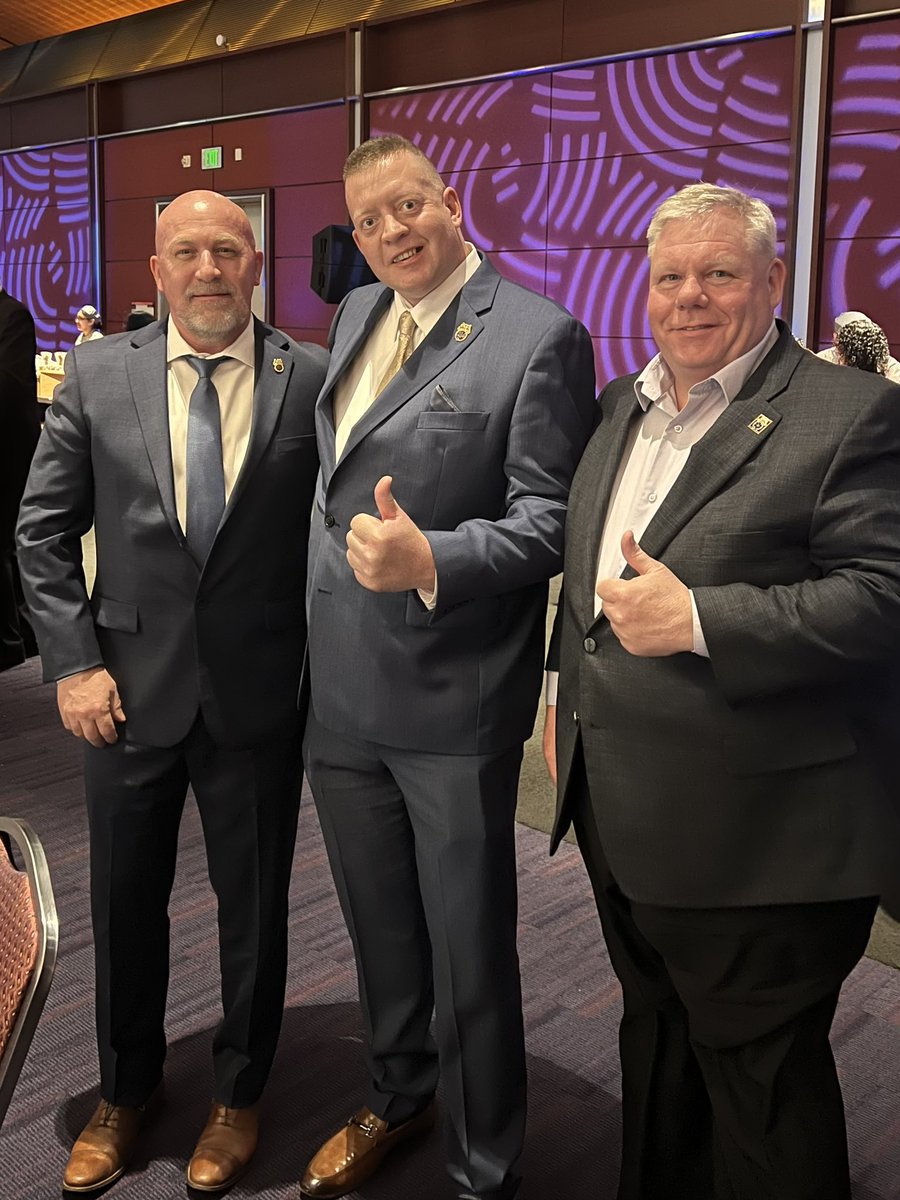 Teamsters Local 294 showing their support at the Teamsters Local 25 Gala for Autism in Boston. @Quacky294 @KoniszewskiStan @TeamsterHughes #Teamsters