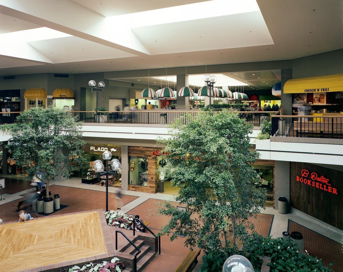 Plaza Pasadena. The now-vanished mall in my hometown. A badly planned eyesore that lives fondly in my memories. Probably ground zero for my entire sense of nostalgia. 👾📼🕹️