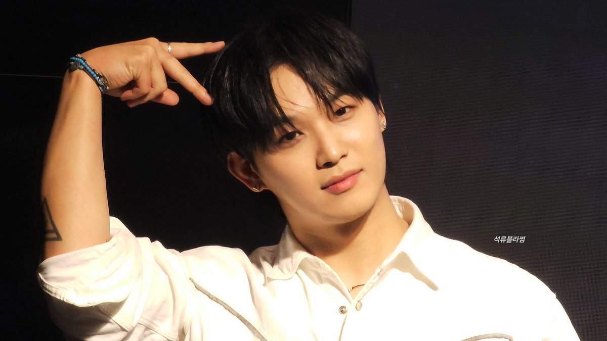 240427 임현식 프라이빗 미니 팬미팅
#비투비 #BTOB #임현식 #hyunsik @BTOB_IMHYUNSIK 

미모가 미쳤음... 🫢✨️