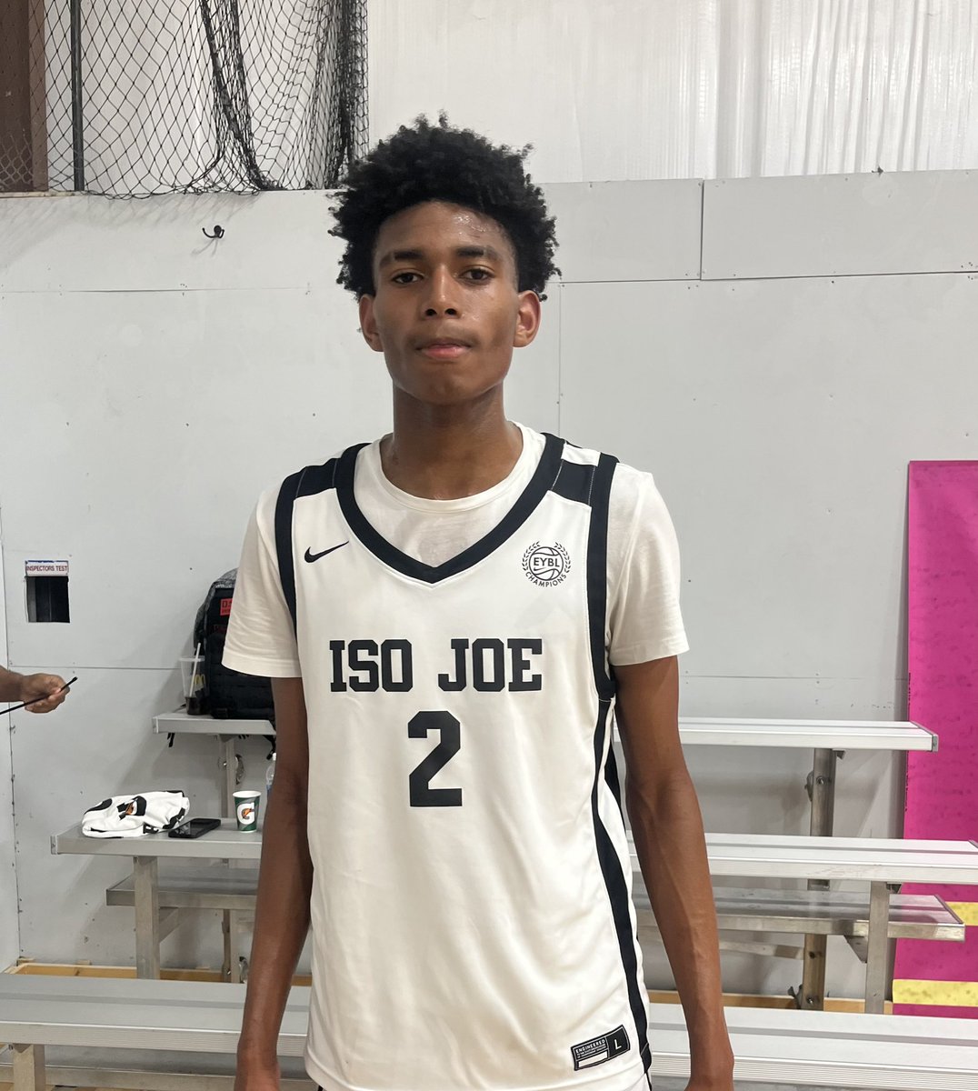 EYBL Session 1 📝’s: ISO Joe’s Jamarie Anthony used his lengthy wingspan to his advantage. He was responsible for a decent part of his team’s live-ball turnovers by coming up with deflections. Jamarie also showcased his above-the-rim athleticism by sprinting out in transition.