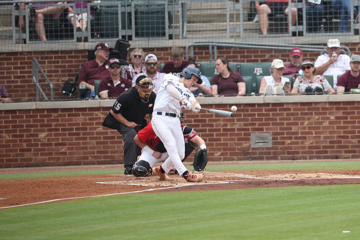 B7 | @jacksonappel1 makes it a one run game with a sac fly Aggies 4, Bulldogs 5 #GigEm