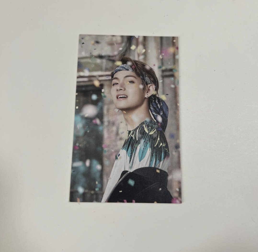 Taehyung V YNWA japan rakuten pob pc
₱1770

PAYO
ETA: May

DM to order 💜

✅️ open for ww intl buyers, must have ph address

wts lfb ph bts confetti you never walk alone photocard