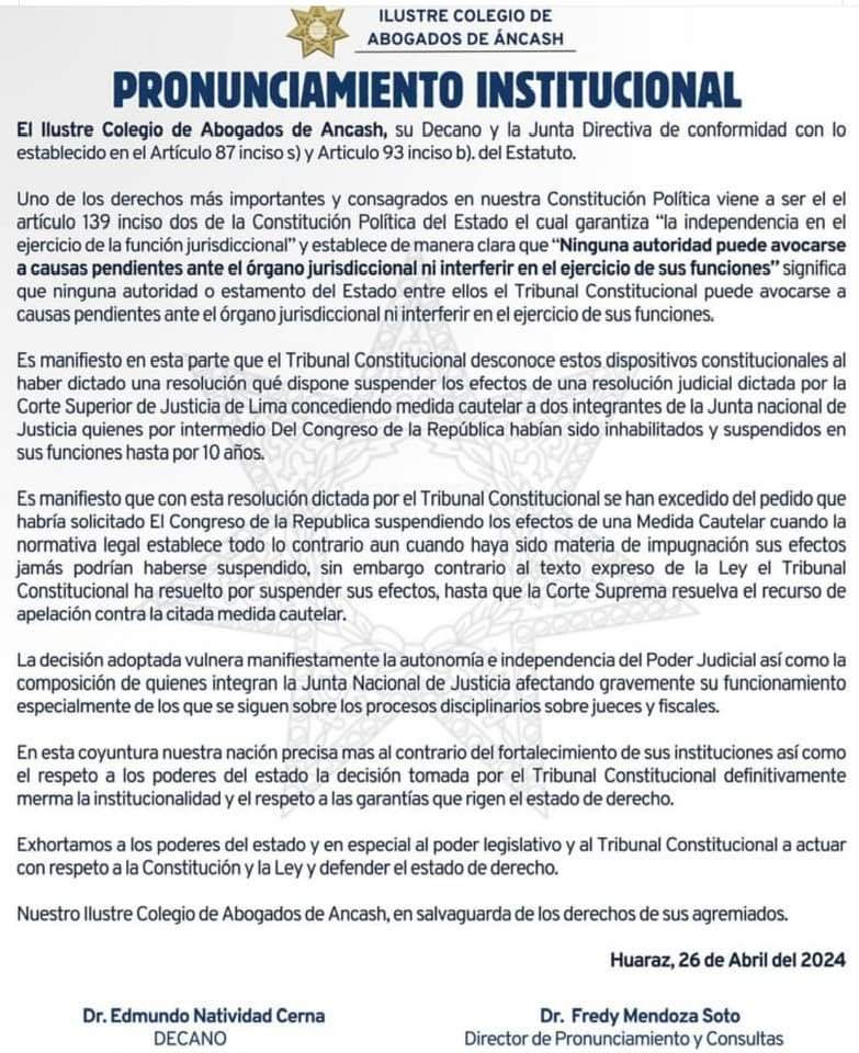 Los colegios de abogados de Áncash y Cajamarca se pronuncian por el fallo prevaricador del @TC_Peru, todos los abogados del país repudian el uso político del cargo de los jueces del TC para salvar a una delincuente como Patricia Benavides, abominable por donde se lo mire.