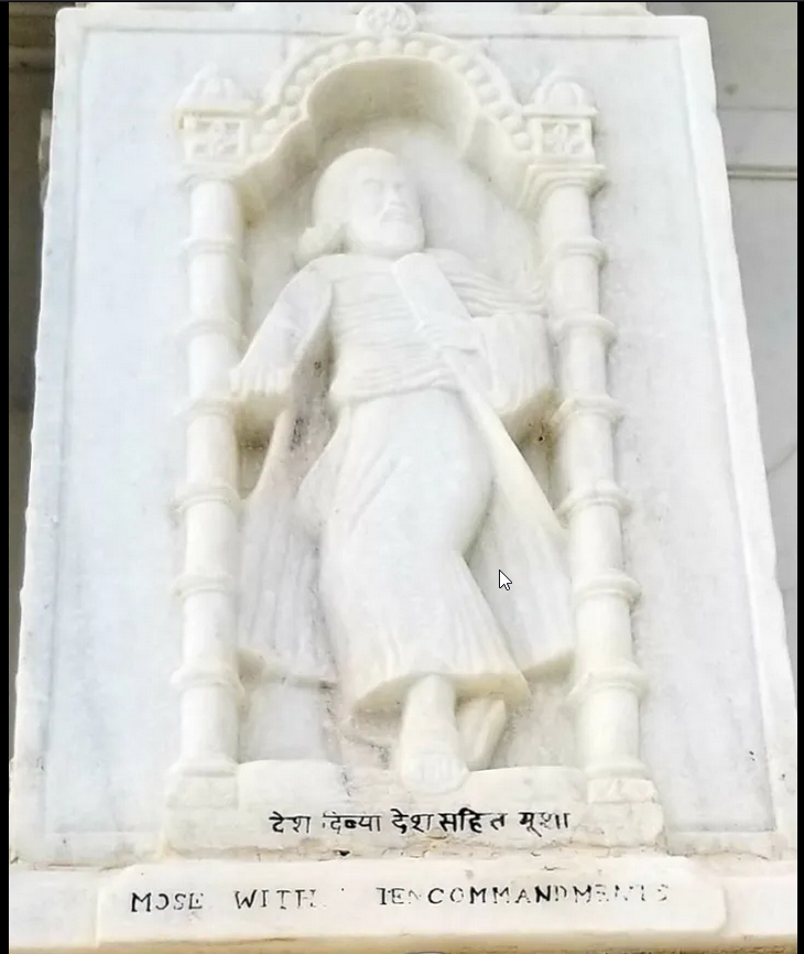 What is the need of having  statue of Moses with Ten commandments, location Birla Mandir Jaipur Rajasthan ... Confused Hindu are everywhere @AdityaBirlaGrp @birla_vedant @BhajanlalBjp ..