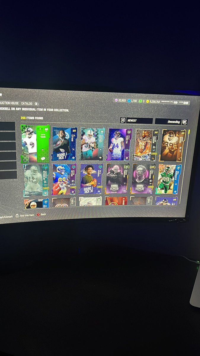 FouledBoomBox's tweet photo. @Zirksee Finneran and above is all from mystery packs today , with 2 98 reduxs and 3 gold 99s , started with 1.5 million and just kept rerolling so id say they definitely buffed them https://t.co/6zj1XqpxF8