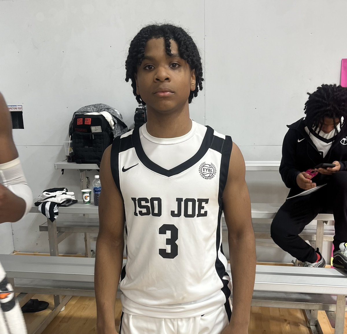 EYBL Session 1 📝’s: ISO Joe’s Micah Moore’s ability to generate cannot be understated. He initiates so many high % looks for his team by getting into the paint, changing sides of the floor in transition, and making reads out of BSs. Micah lived comfortably amongst the trees.