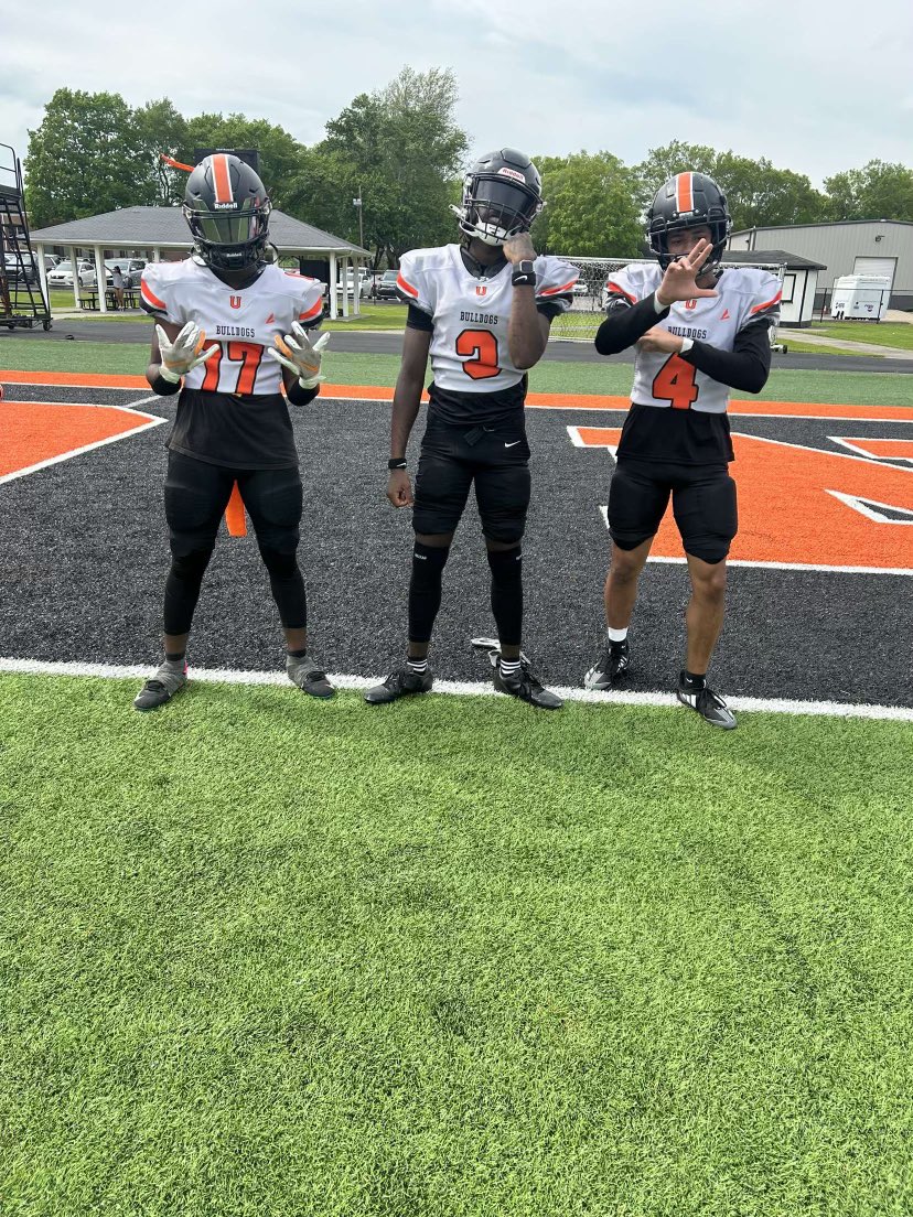 bigtwin5's tweet photo. Spring game https://t.co/3hAuxPzS2h