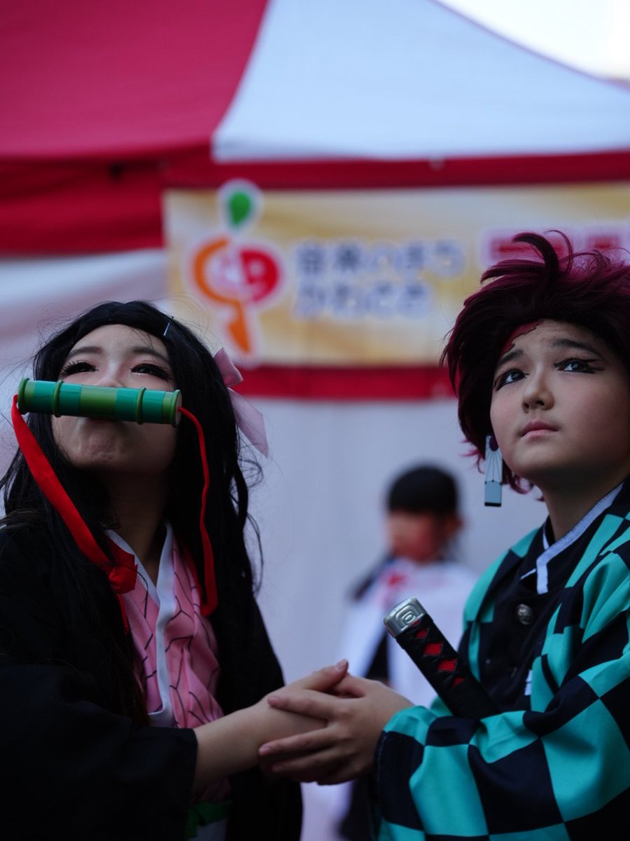 #アジア交流音楽祭
#かわさきアジアンフェスタ
より、リアルレポート～🌈

イベントもいよいよ大詰め🎶
川崎駅東口駅前広場(川崎ルフロン前)
での鬼滅CREWさんがすごかった‼️

次は川崎市役所本庁舎1階アトリウム会場にて16:15〜パフォーマンスしてくれますよー😆しかし目力がスゴイ！