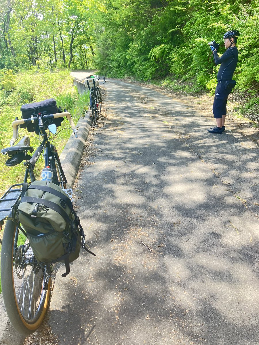 SURVA's tweet photo. 新緑の山々。
#サーバの朝ライド
#ride1inch
#ride2inch
#surlybikes #surlydisctrucker #surlystraggler #朝ライド #cycling #サイクリング
#camp #キャンプ #camping #キャンピング #outdoor #アウトドア ⠀
#fukui #福井ランチ https://t.co/HF67sP4mek