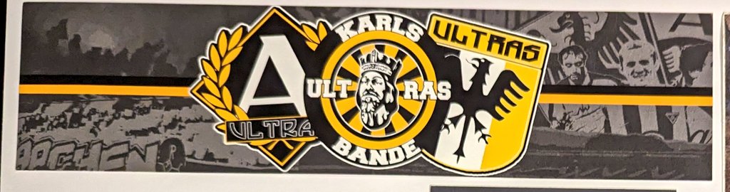 1jour1stick's tweet photo. Ils sont amis avec les Ultras Kerkrade 🇳🇱 #UK09 et Hammarby IF 🇸🇪 https://t.co/oXfwgap1Lv