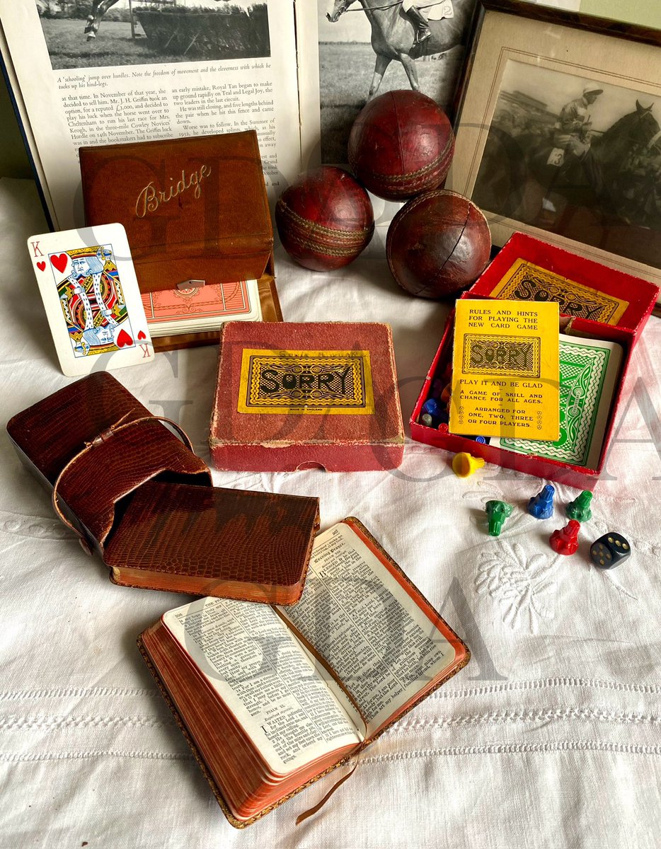🤎♥️💛🤎♥️💛
Good morning #earlybiz
Vintage games, pocket books and cricket balls. From £4 plus p&p
See them and more at, 
Dieudonneart.com/antiques

#UKGiftAM #vintage #collectables #games #books #uniquegifts #antiques #shopsmalluk #interiors #smartsocial #sundayfringe #ukgifthour