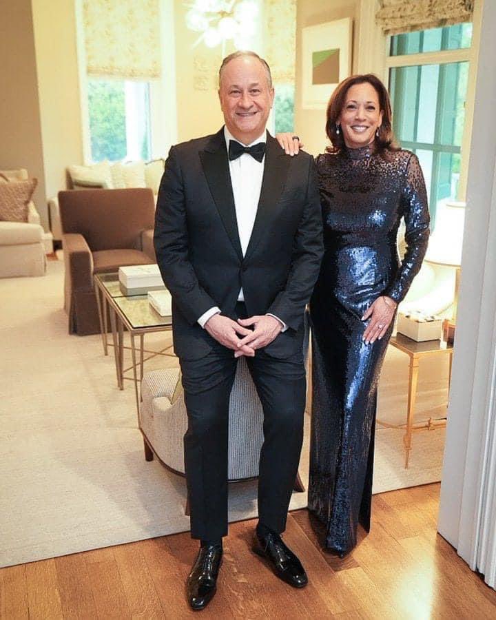 @DebbieforFL Oralè Resisters
Vice President 
Kamala Harris Harris 
Second Gentleman 
Doug Emhoff 
She Se Puede 
#USDemocracy #WHCD #VPHarris @VP