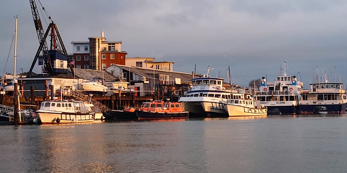 The early morning starts do have their benefits... Here, co owner Lee catches the Solent Cruises fleet at their berth in Cowes as dawn breaks. @VisitIOW @cowesharbour @CowesIW @MUKSolent