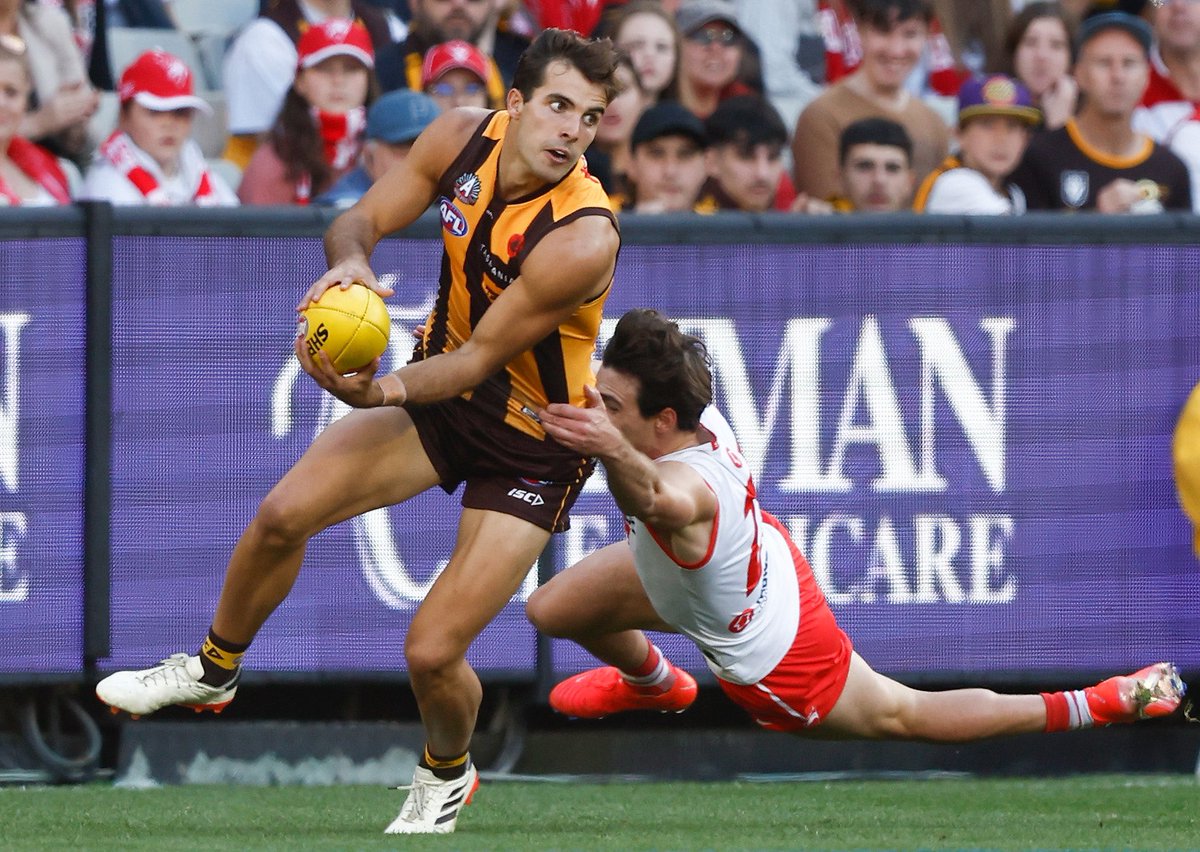 HawthornFC's tweet image. QT ⏰

HAWKS - 2.2.14 
SWANS - 6.3.39 

#AFLHawksSwans