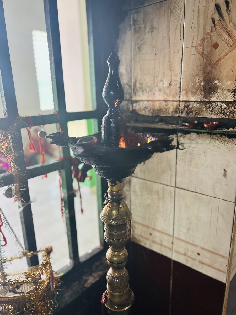 Location : Thameem Al-Ansari Dargah, Kovalam.  

Confluence of spirituality, mysticism and faith is literally visible in places of worship like Dargah. People of different faiths pray by lighting an oil/ghee lamp. 

#TamilNadu ♥️