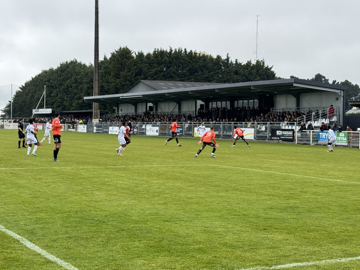 Match nul 2 2 de nos <a href="/Voltigeurs1907/">Voltigeurs de Châteaubriant</a>  contre le <a href="/FCLorient/">FC LORIENT 🐟</a> 
Beau match même si déçu du résultat après avoir mené 2 fois.
#supporter #Chateaubriant #National2