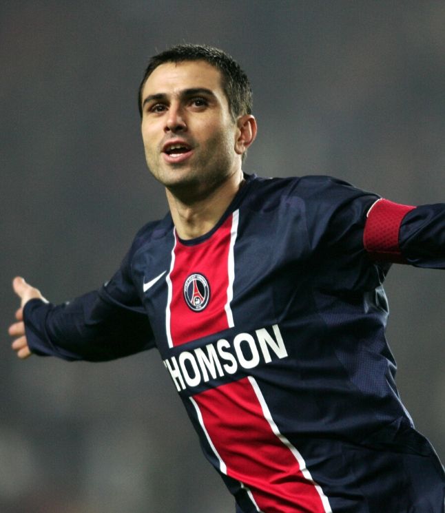 Notre ancien joueur et légende du PSG, Pauleta fête ses 51 ans🎂. Longue vie à l'Aigle des Açores 🔵⚪🔴⚪🔵🇵🇹🦅 #psglegend #pauleta