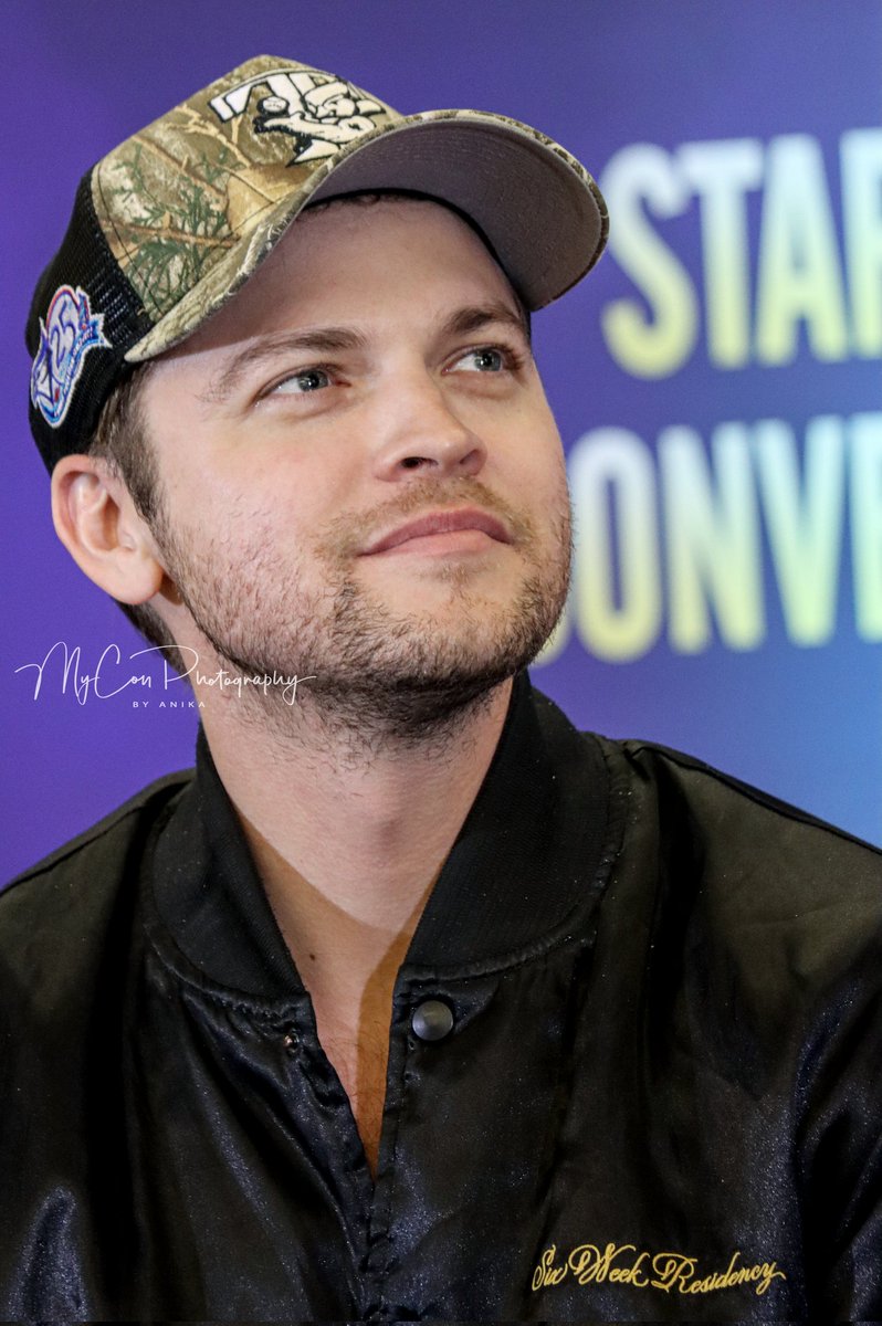 Alex at #CR8 
Crossroads 8

#alexandercalvert #genv #supernatural #crossroads8 #starfuryevents #SPNFamily