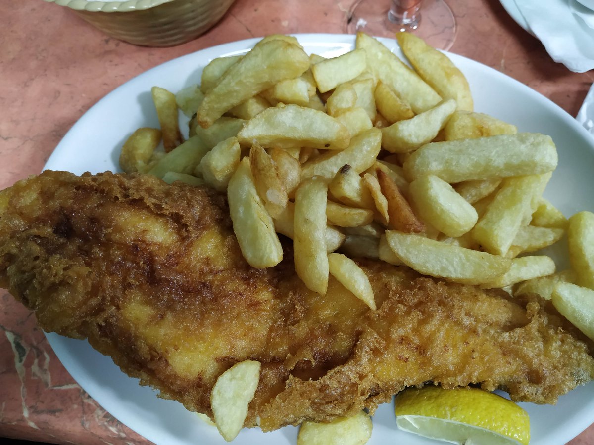 Rezepte von Peter Opa: Ein kulinarischer Ausflug nach London: Die Liebe z... peterschmankerl1.blogspot.com/2022/02/fish-c… #FishAndChips #BritischeKüche #LondonFood #KulinarischerAusflug #Rezept #Genuss #Foodie #Kochen #Lecker #Fisch #TraditionelleKüche #Esskultur