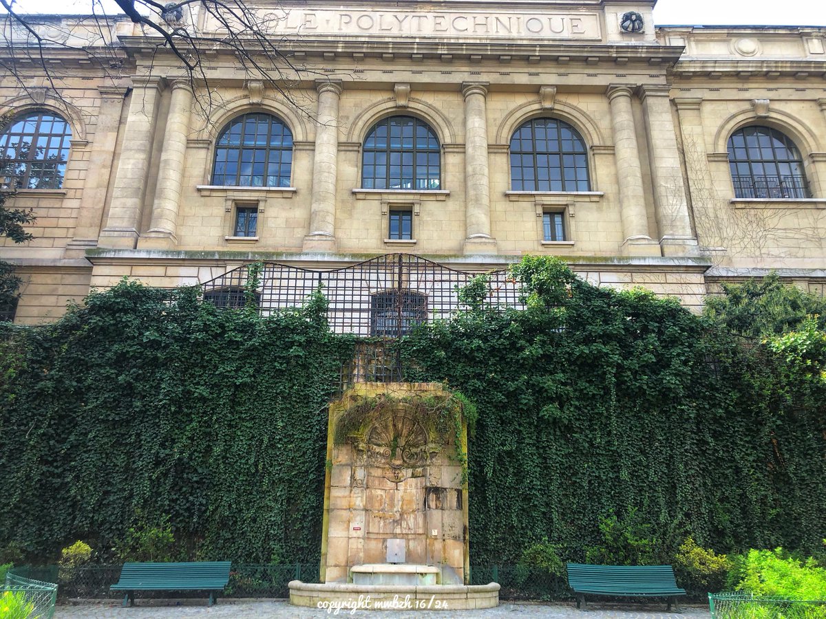 Mon #BancDominical My #SundayBench left?right? 16/24 @Polytechnique #Paris #Square @MyFaveBench @McDoucere @experienceloire @Salerpipopette @jmlpyt @PuthonM @so_tourisme @philippepoustis @NimesSo @VeroBucaille @CarolineDuc75 @Atachene Belle fin de Week-end à toutes et tous 🙏