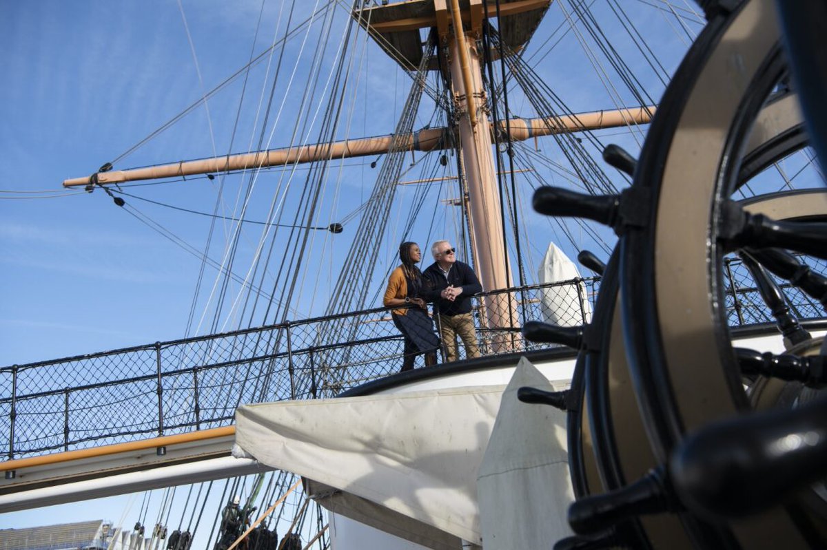 🗺️ Chart a course for a lazy Sunday at Portsmouth Historic Dockyard. ⚓ Wander through the galleries, lose yourself in the stories and take a moment to unwind and soak in the sights and sounds of the sea. This is what Sunday's are made for.