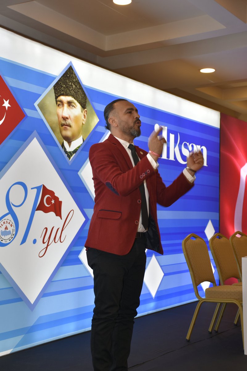 “9. Dönem 3. Olağan Temsilciler Kurulu Toplantısı” Gazi Mustafa Kemal ATATÜRK, onun silah arkadaşları ve tüm şehitlerimizin anısına 1 dakikalık saygı duruşu ve Osmaniye İl Temsilcimiz Sn. Hatip TANRIÖVER’in yönetiminde İstiklal Marşımızın okunması ile başlamıştır.

#İLKSAN