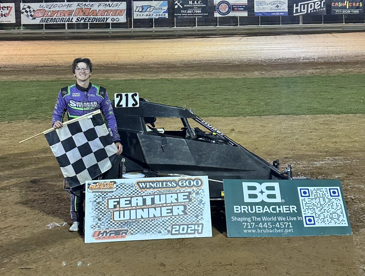 Steven Snyder Jr. heads to Brubacher victory lane with a win in the Hyper Racing 600 wingless feature 🥈: Bradley Brown 🥉: Conner Gross