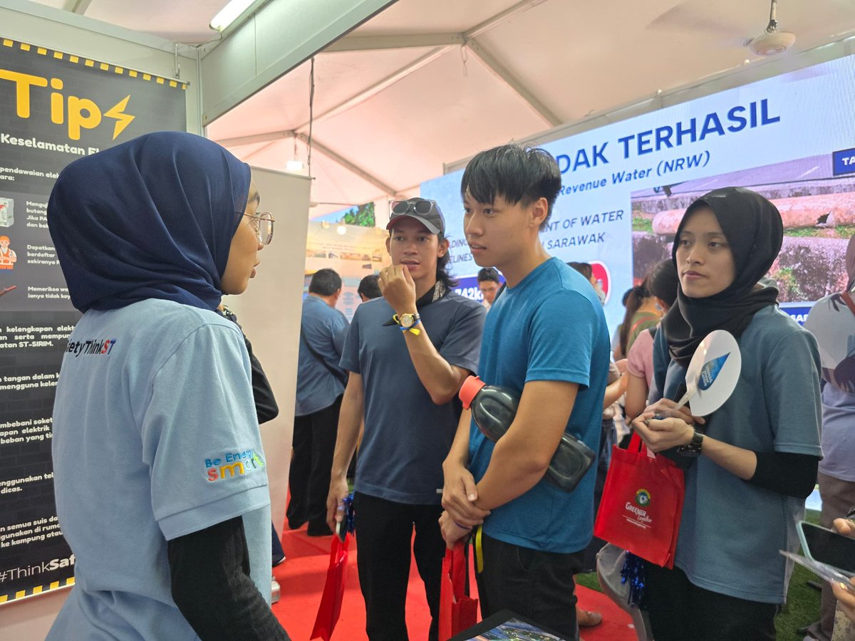 Ya, kami kini masih berada di reruai pameran bersempena Sambutan Hari Air Sedunia 2024 bertempat di Kuching Waterfront Sarawak sehingga tengahari ini. 

Pakat datang ramai-ramai ye!!

#suruhanjayatenaga
#energycommission
#beenergysmart
#ThinkSafetyThinkST