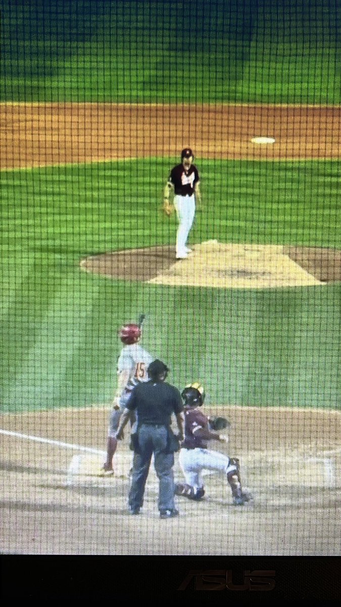 sundevilemily's tweet photo. Watching the ASU-USC Baseball game #asuvsusc #forksup #collegebaseball #sundevils #arizonastatebaseball #arizonastatesundevils https://t.co/eE9Y2ka1o7