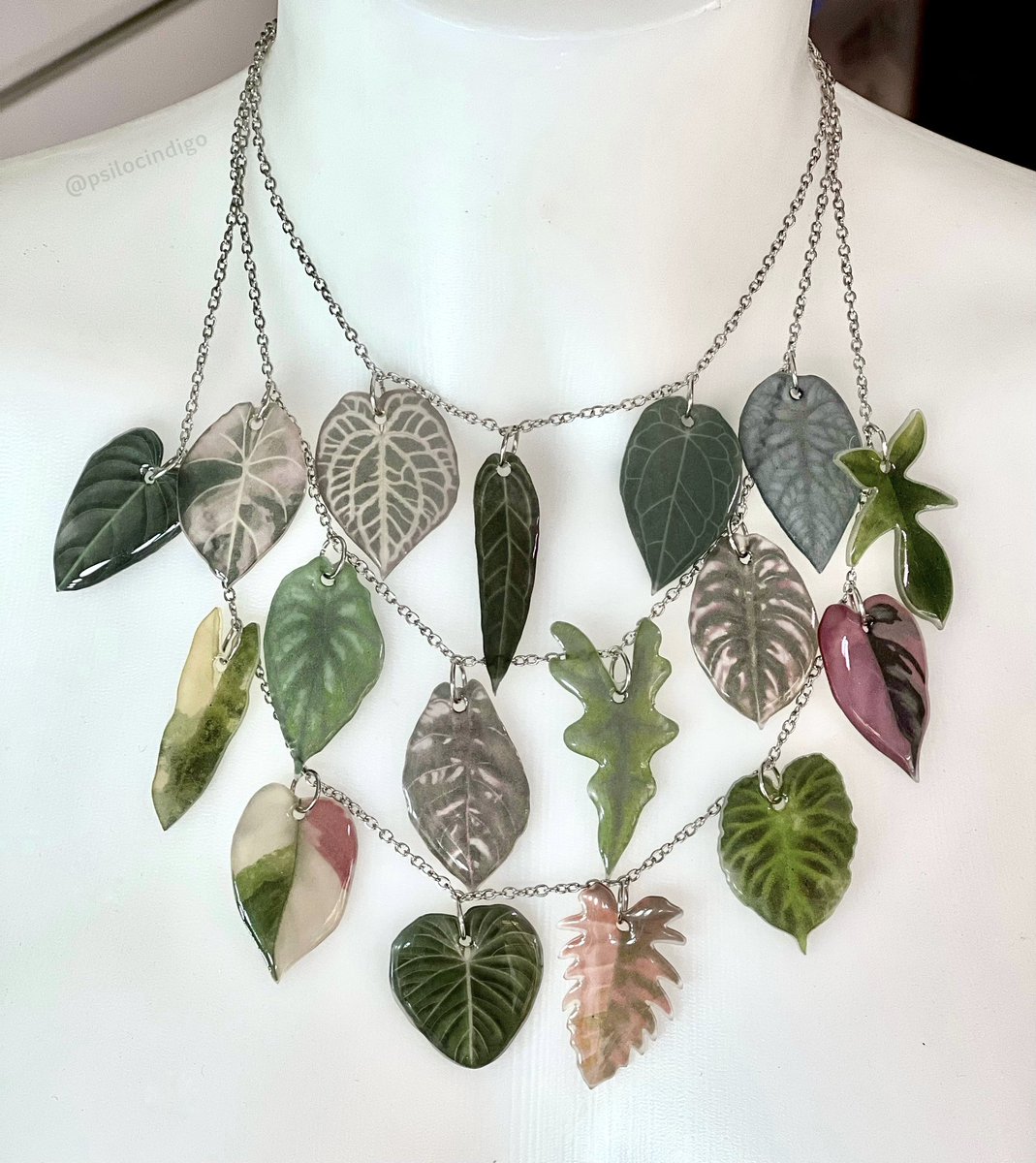 accidentally let thousands of dollars worth of my plants perish during a depressive episode, so i’m coping by painting each one & turning them into jewelry lol
