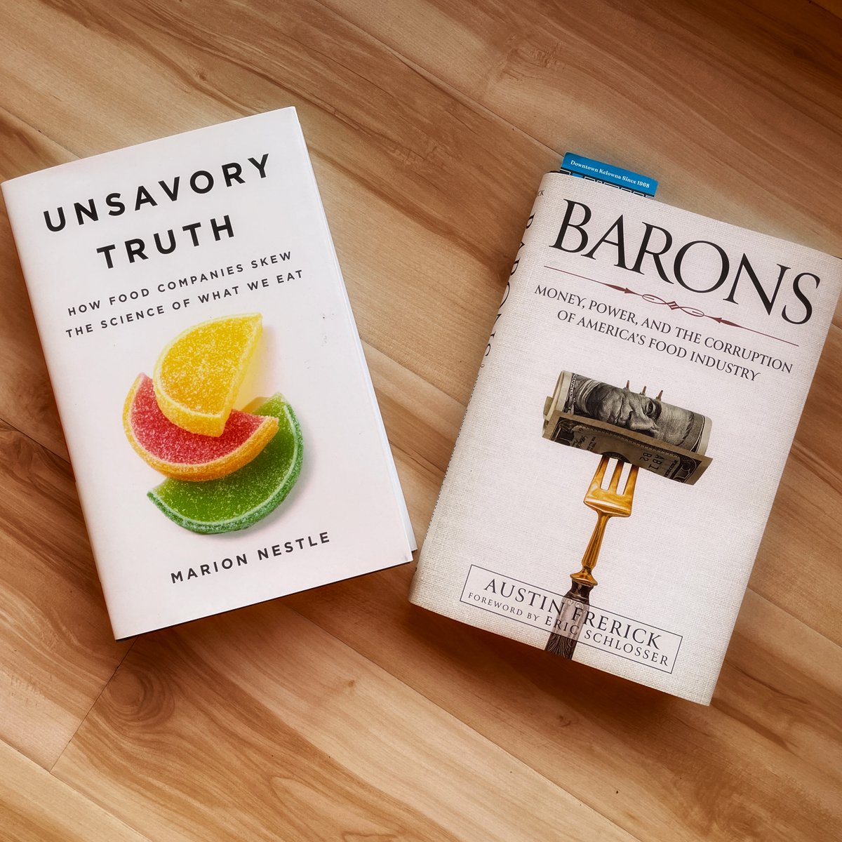 It's #IndependentBookstoreDay in 🇨🇦! I was so happy when I got the call from @mosaic_books that 2 special orders I had placed arrived just in time for me to celebrate. 'Barons,' by @AustinFrerick & 'Unsavory Truth' by @marionnestle. I can't wait to dive into them! 🍴