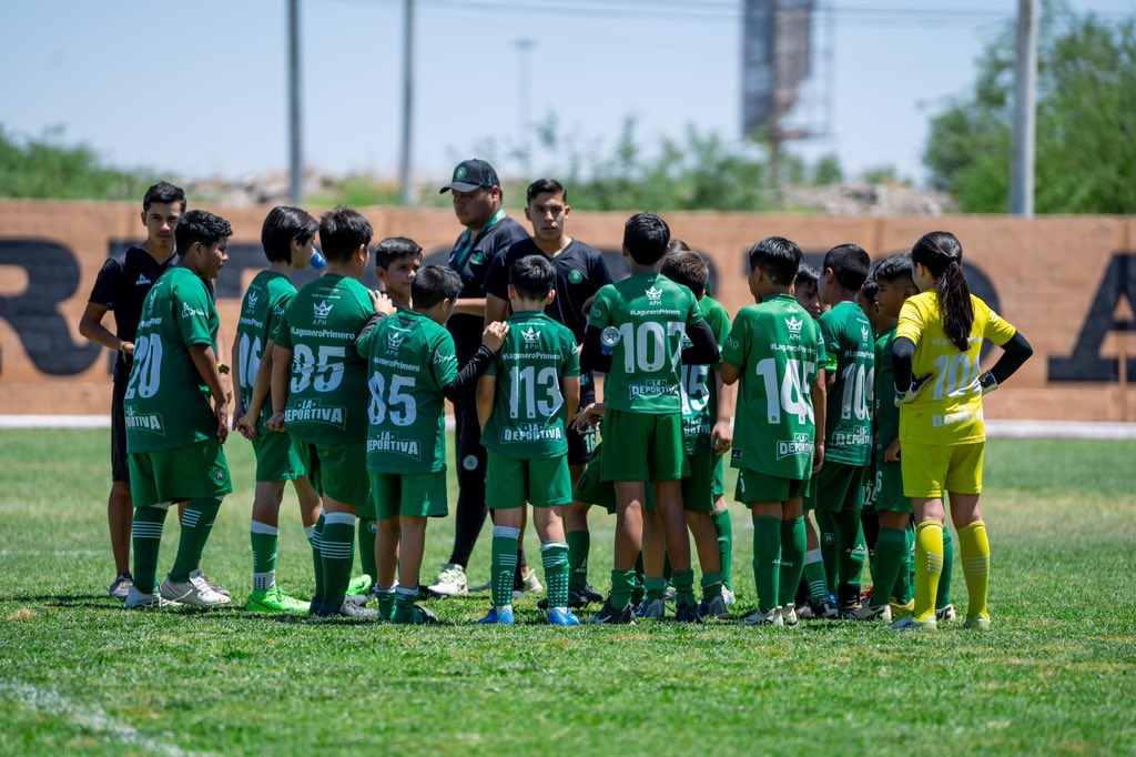 📸 | Nuestra categoría 2013-2014 comenzó su participación en la Copa Santos Peñoles 2024; El día de mañana buscará sumar sus primeros puntos del torneo. 

⚪️🟢 | #NacimosParaSuperarloTodo #ElFuturoEsAletico  #LaguneroPrimero